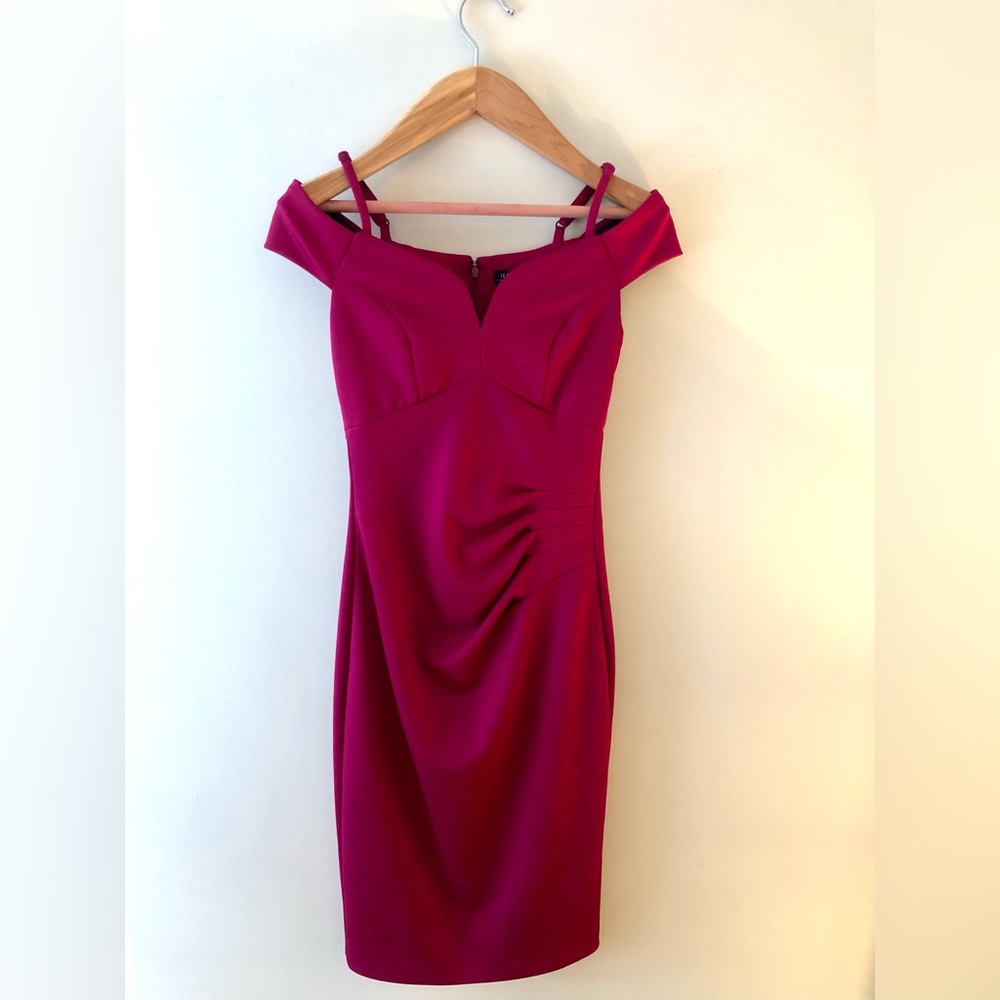 le chateau One-Shoulder Fuchsia Cocktail Sheath Dress